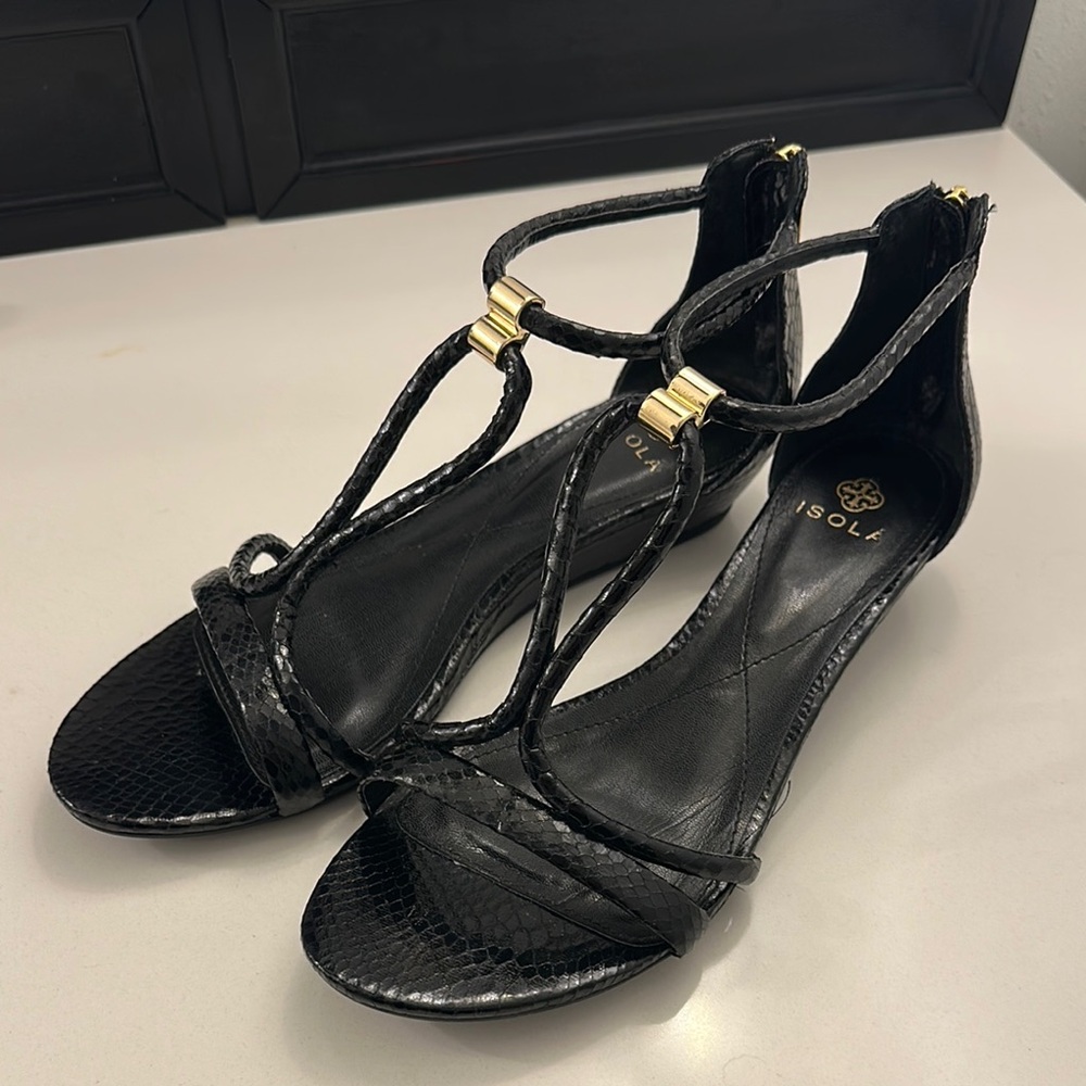 Isola Black and Gold Sandals with T-Bar Design, sz 11M.